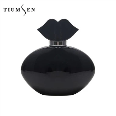 Hienoja tyhjiä hajuvesipulloja